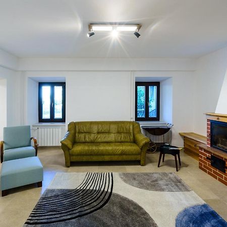 Guest House Zerjal Podnanos 外观 照片